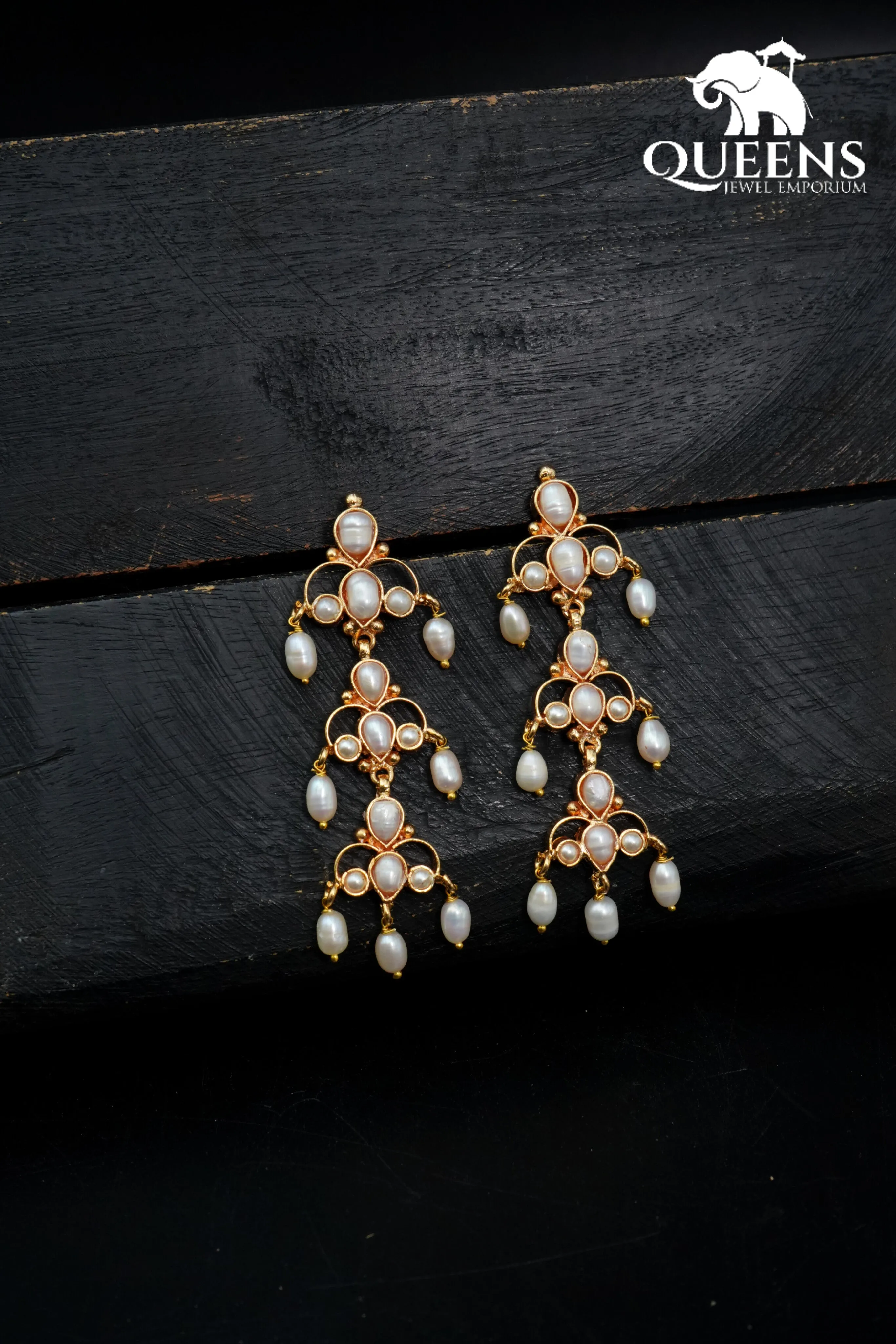 DEVISHA PEARL EARRINGS