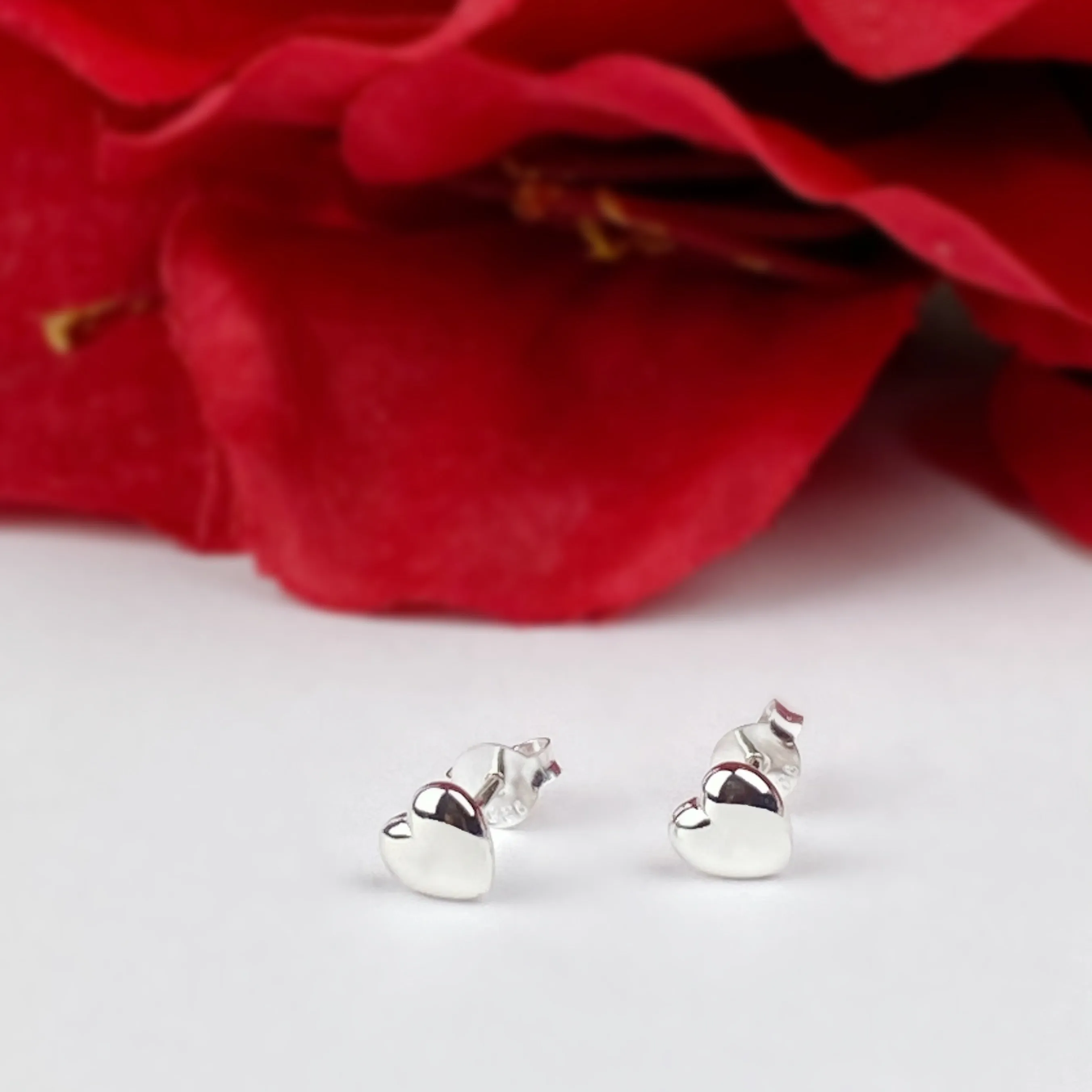 Little Heart Studs - VE569