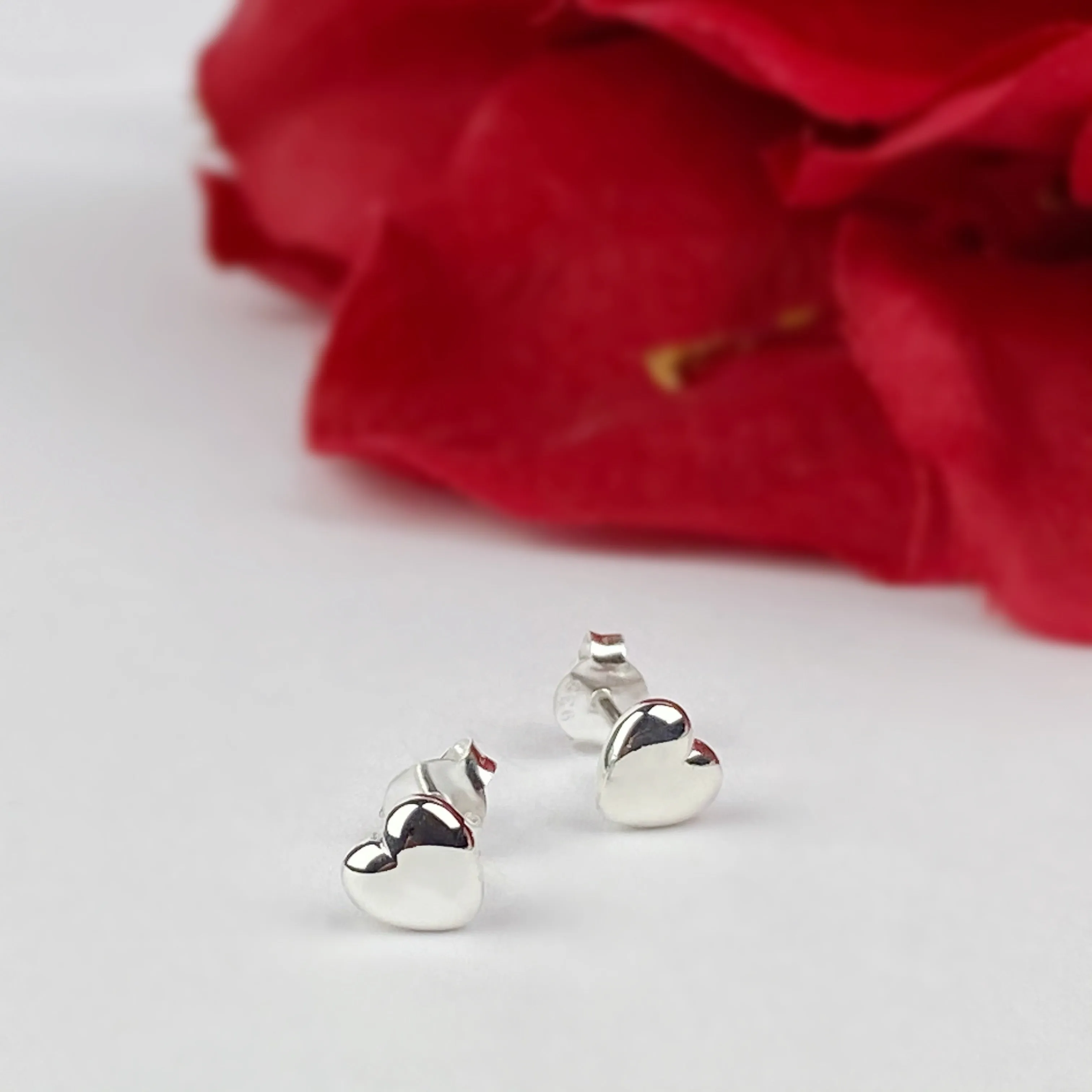 Little Heart Studs - VE569