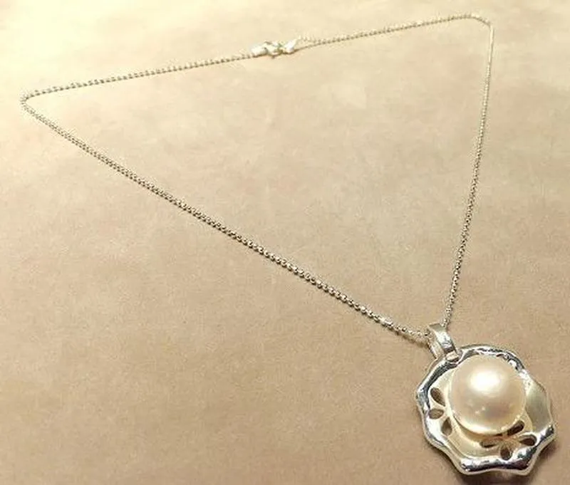 Natural White Pearl Necklace in Sterling Silver